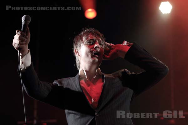 PETER DOHERTY - 2017-05-04 - PARIS - Place de la Republique - Peter Doherty